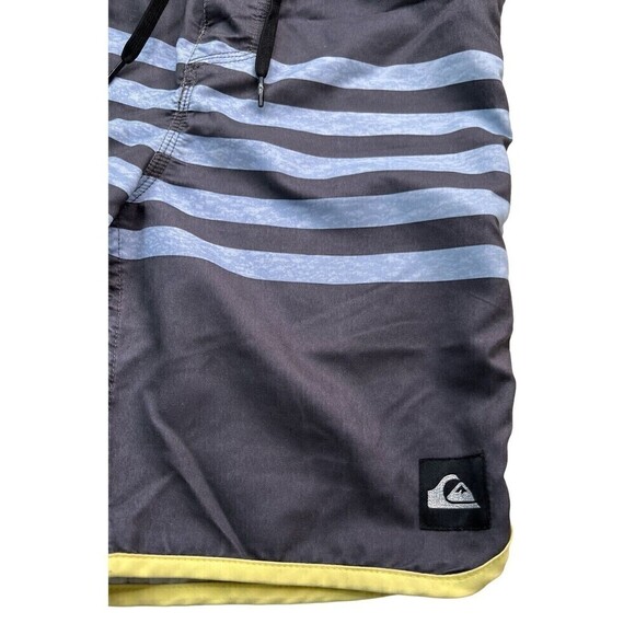 Quicksilver Men's Swimwear Board Shorts Tie Closure Back Pocket Size 28 - Picture 3 of 8
